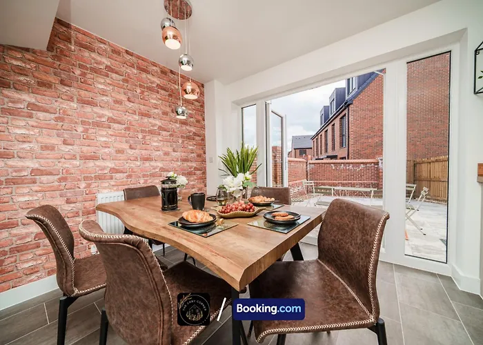 3-bed House L Free Parking L Wifi L Your Away From Hosted By The Cosy Corner Nationwide Apartamento *