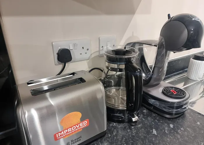 아파트 Entire 2 Bedroom And 2 Bathroom In -free Underground Parking