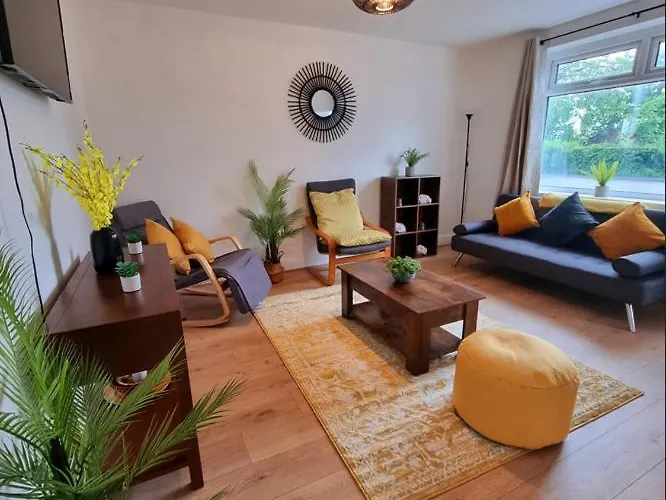 Feriehus 3br House-apartment-free Parking-manchester Airport *