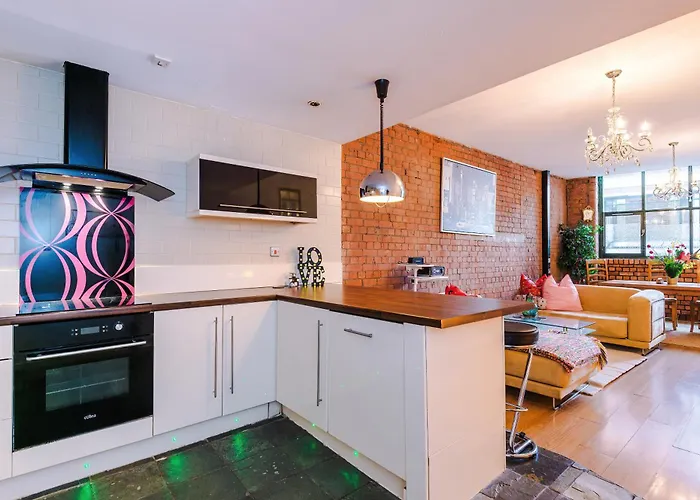 Central Northern Quarter Two Bedroom Манчестер