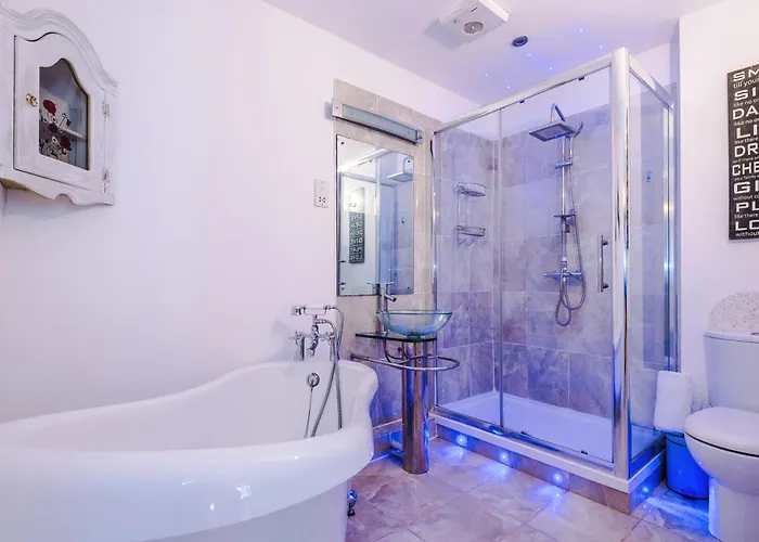 Central Northern Quarter Two Bedroom アパート *