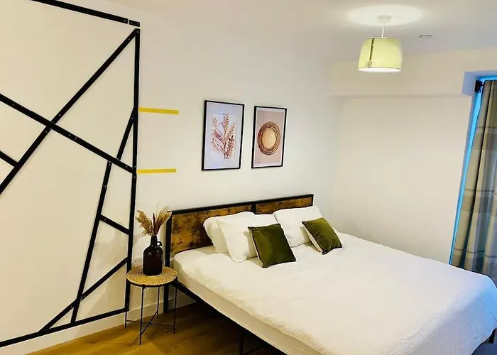 1 Big Stunning Bedroom In An Central To Piccadilly, Mancity Stadium, And Coop Live * 맨체스터