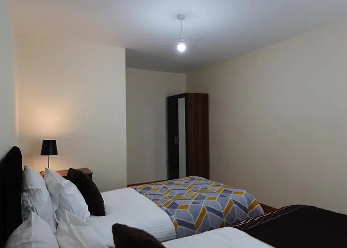 Royal Living * Manchester