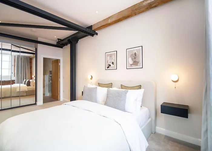 Hive By The Heim Apartment