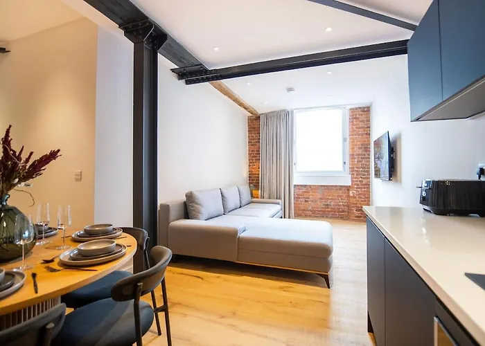 Hive By The Heim Apartment