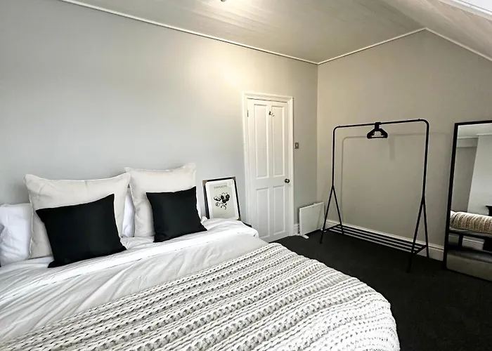 Victorian - 5 Bedroom House Semesterbostad Manchester