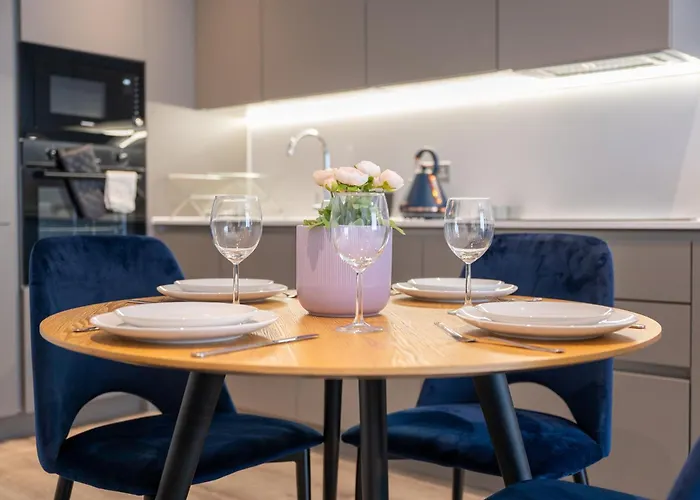 Elegant Two-bedroom Apartament