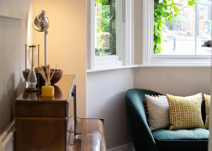 Lock Keepers - Detached House In The * 맨체스터