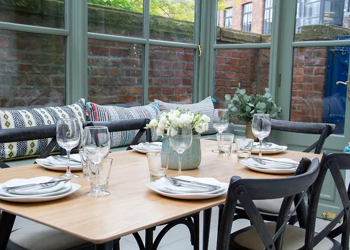 Lock Keepers - Detached House In The 펜션 맨체스터