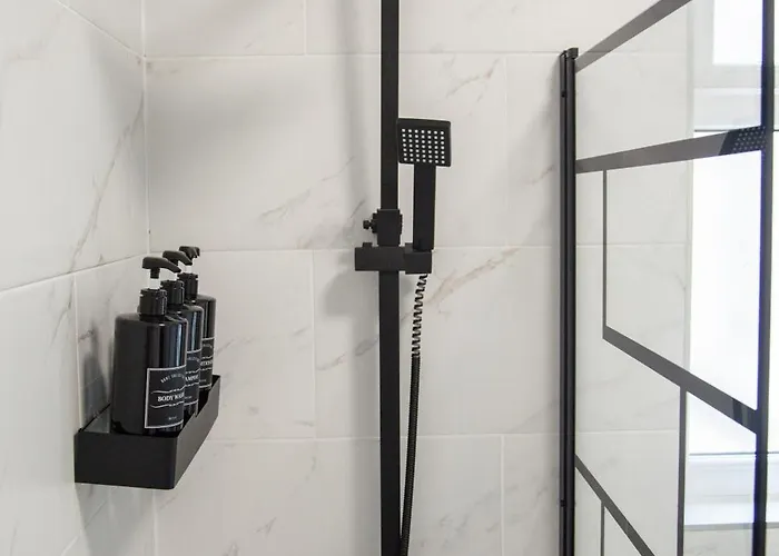 Entire Modern In And Near Peak District *