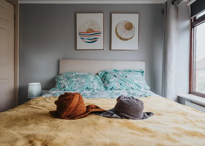 Appartement Elegant 3-bedroom Retreat Free Parking Keenzchillz