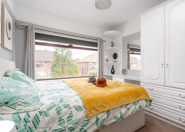 Elegant 3-bedroom Retreat Free Parking Keenzchillz Apartman