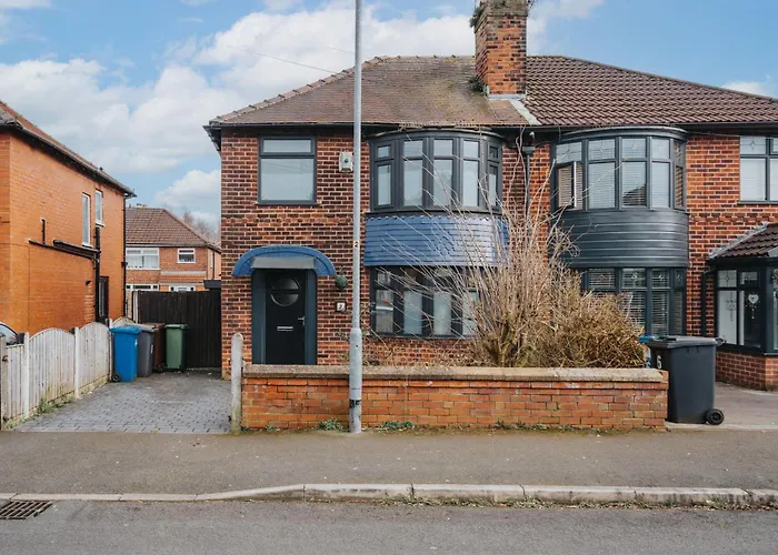 Appartement Elegant 3-bedroom Retreat Free Parking Keenzchillz