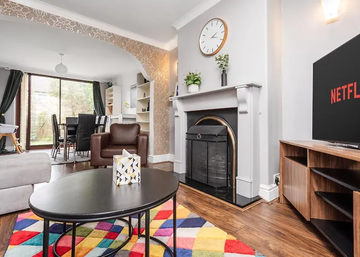 Apartman Elegant 3-bedroom Retreat Free Parking Keenzchillz Manchester