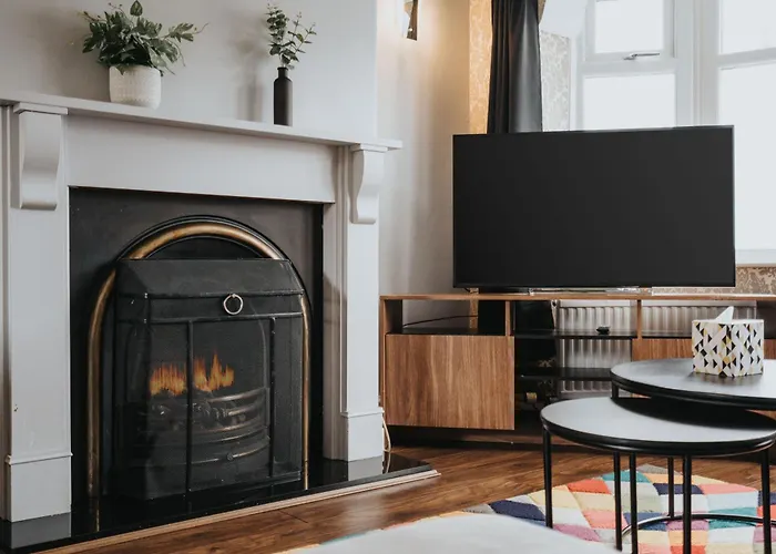 Apartman Elegant 3-bedroom Retreat Free Parking Keenzchillz