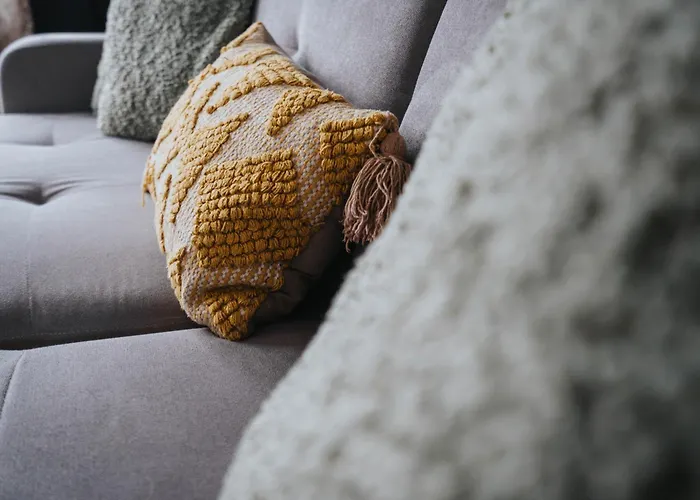 Apartman Elegant 3-bedroom Retreat Free Parking Keenzchillz *