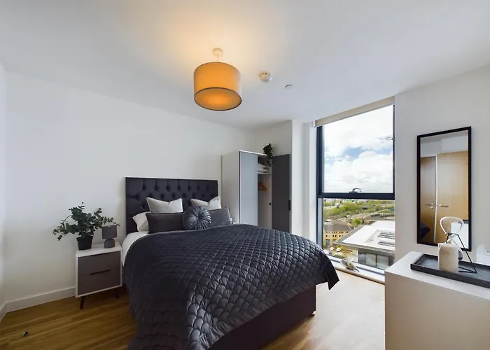 New! 2 Bedroom Flat In Waters By With Us, Perfect For Families, Couples & Groups, Free Private Parking! Daire Manchester