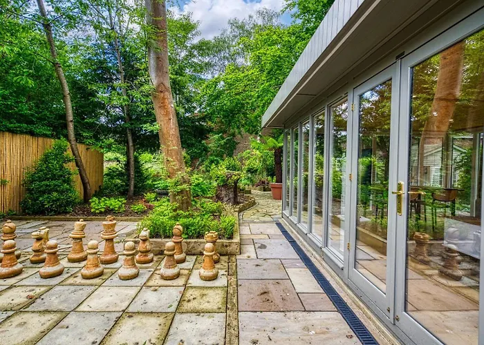 Garden In Hidden Oasis, - Pass The Keys