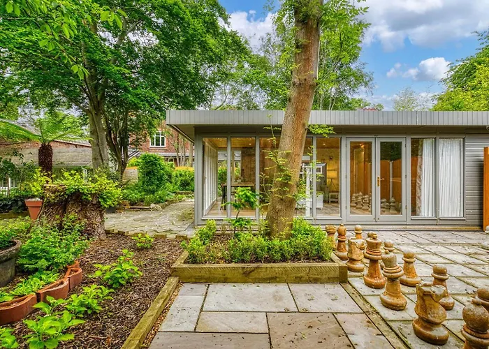 Garden In Hidden Oasis, - Pass The Keys