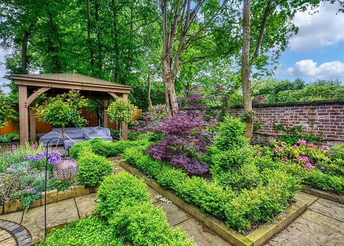 Garden In Hidden Oasis, - Pass The Keys