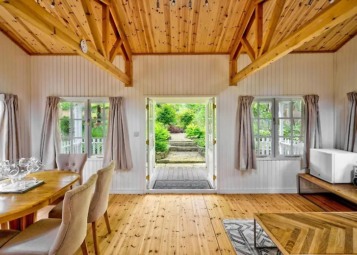 Garden In Hidden Oasis, - Pass The Keys