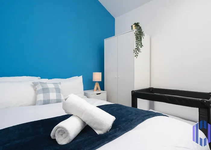 בית נופש Santorini Blues By Cefas - Free Parking - - Near Airport