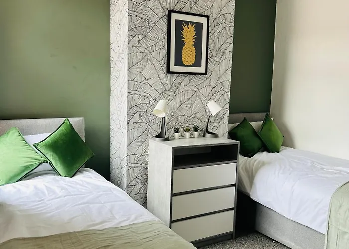 Superbly Located Terraced House Dom wakacyjny Manchester