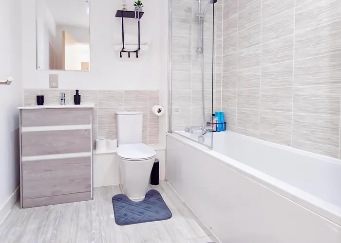 Apartment Luxury 2-Bed Apartment In Salford Quays 10 Min To Manchester & Mediacity Manchester