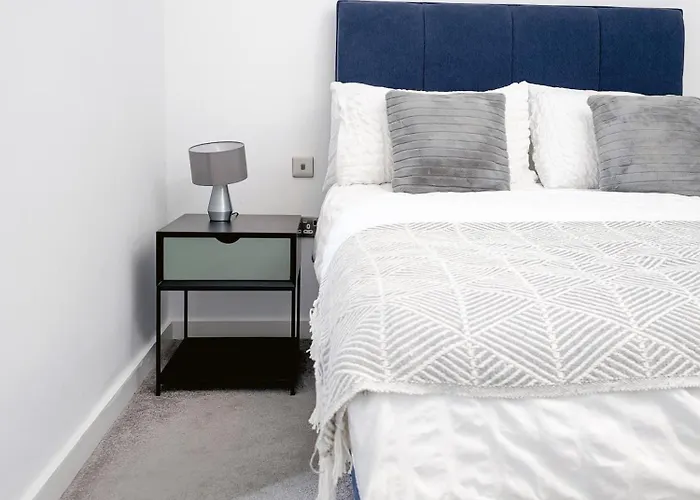 Luxury 2-Bed Apartment In Salford Quays 10 Min To Manchester & Mediacity * Manchester