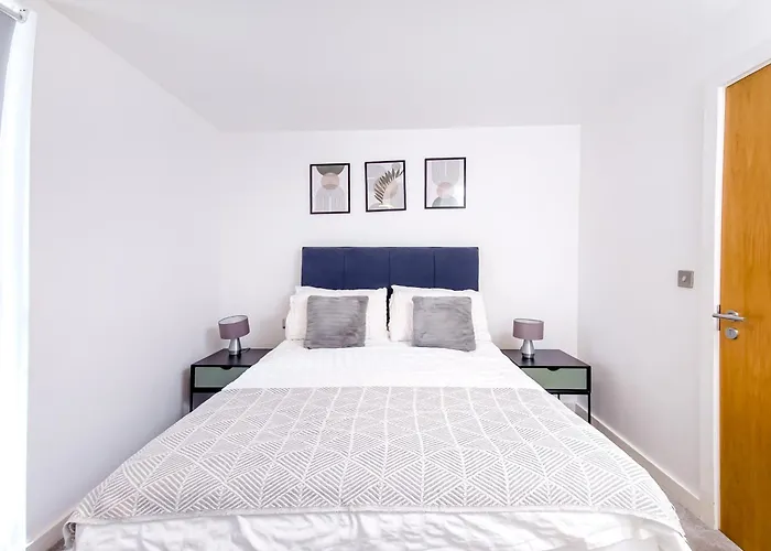 Luxury 2-Bed Apartment In Salford Quays 10 Min To Manchester & Mediacity * Manchester