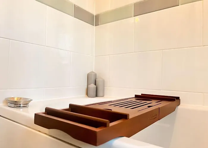 Dom wakacyjny Simple House W- Free Parking By Airport - Free Drop-off *