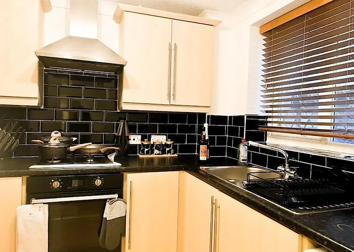 بيت للعطل Simple House W- Free Parking By Airport - Free Drop-off مانشستر