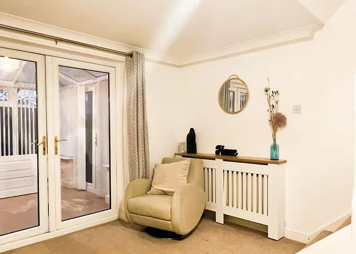 Simple House W- Free Parking By Airport - Free Drop-off * Manchester