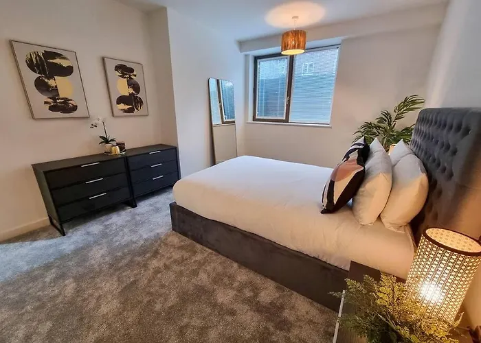 펜션 Stunning 4-bedroom Townhouse With Free Parking *