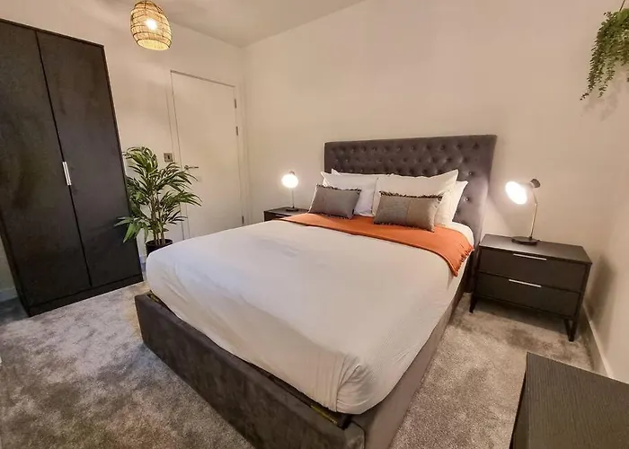 Stunning 4-bedroom Townhouse With Free Parking * מנצ'סטר