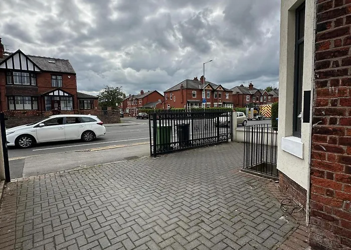 In Stockport Road * 曼彻斯特