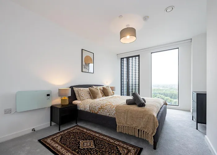 Royal Ebony By Asquare Lettings *