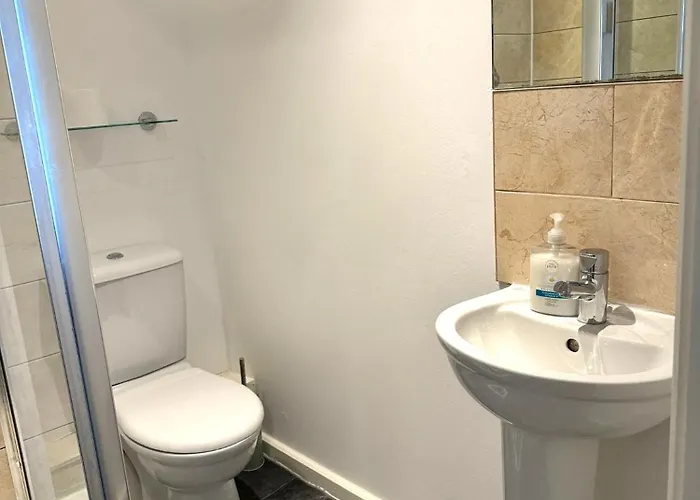 Apartament 2 Bed Ensuite With Balcony And Free Onsite Secure Parking Manchester