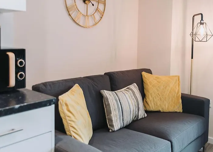 Ideal Near Old Trafford Manchester