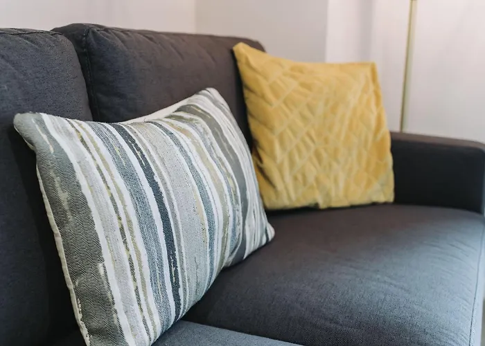 Ideal Near Old Trafford Apartament