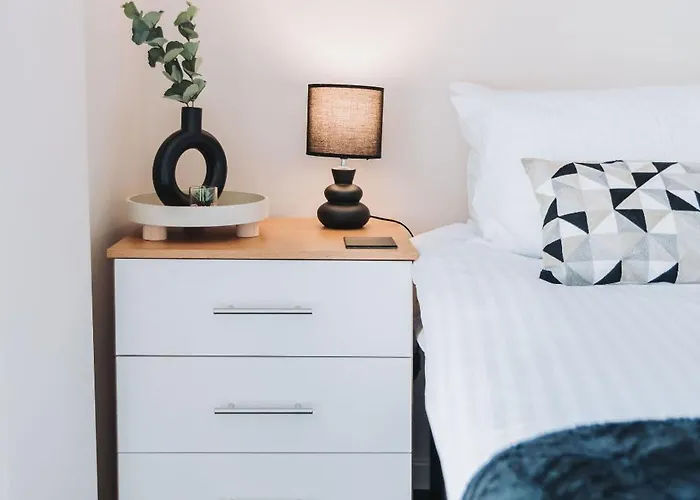 Ideal Near Old Trafford * Manchester