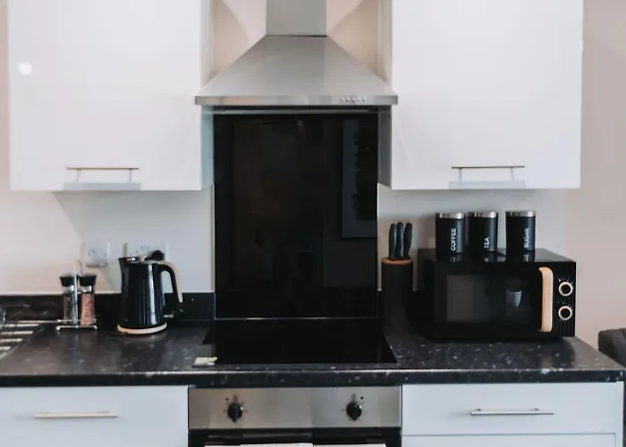 Ideal Near Old Trafford Apartament