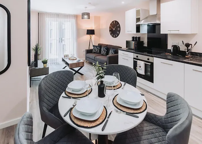 Ideal Near Old Trafford Apartament *