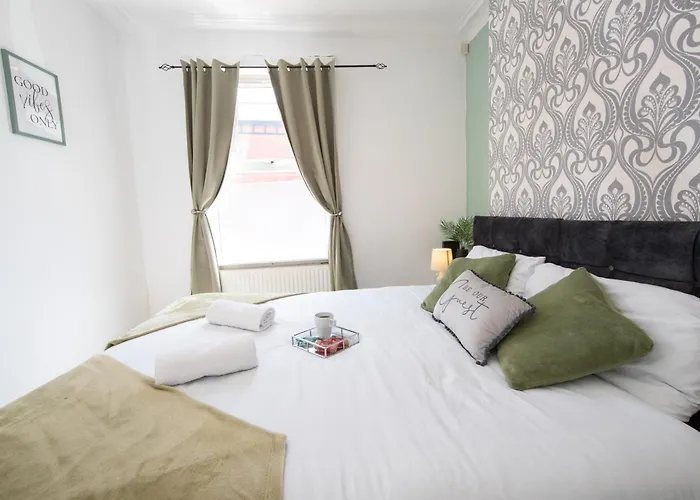 The Upside Down House Near Coop Live Arena , Etihad And Mcr Centre * 맨체스터