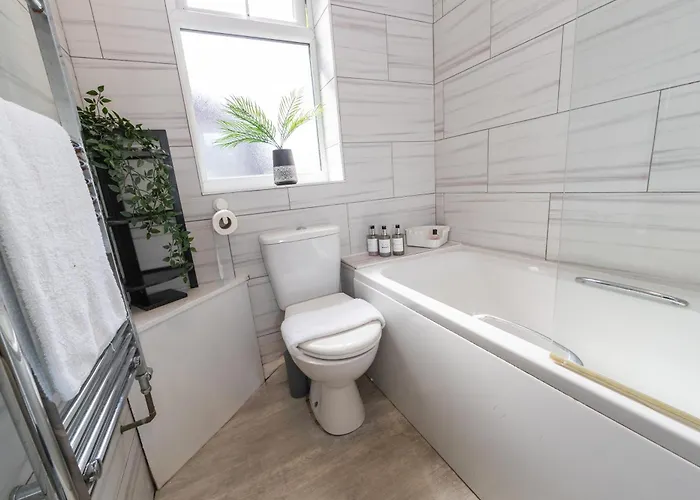 펜션 The Upside Down House Near Coop Live Arena , Etihad And Mcr Centre