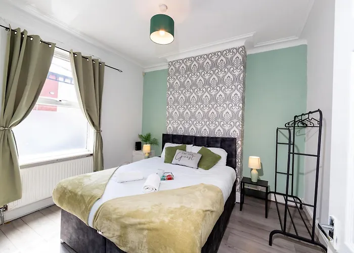 펜션 The Upside Down House Near Coop Live Arena , Etihad And Mcr Centre 맨체스터