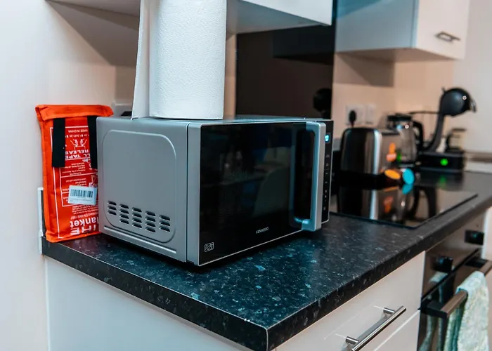 Entire 2 Bedroom And 2 Bathroom In -free Underground Parking *