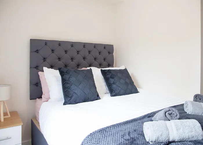 Modern 2bd In דירה מנצ'סטר