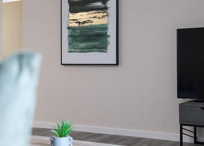 Modern 2bd In דירה