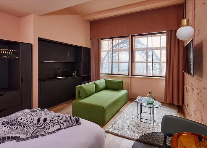 Whitworth Locke 4* Manchester